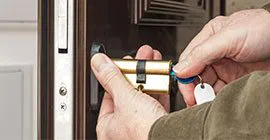 Universal Locksmith Store Miami, FL 305-744-5796 Universal Locksmith Store Miami, FL 305-744-5796